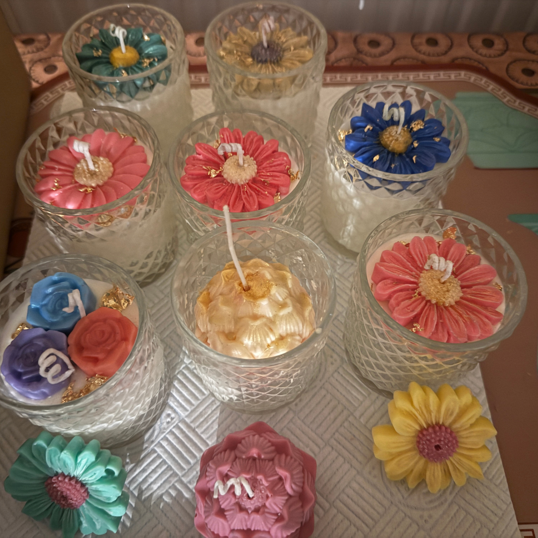 Daisy Radiance Embossed Jar Candle – 6oz